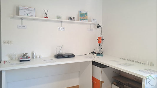 👩🏼🔬 Dans les coulisses de FloR’alp : notre laboratoire à Albens